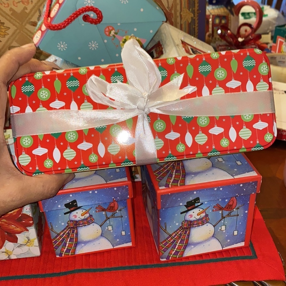 Bundle of Christmas gift boxes 8 - Picture 3 of 9